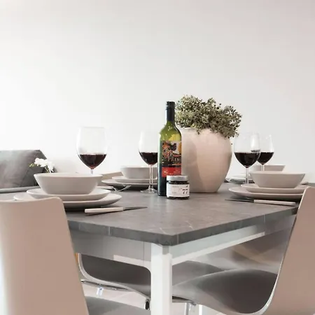 Offshore Modern In Paceville *