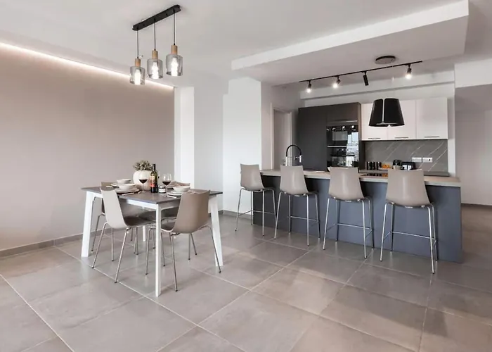 Apartment Offshore Modern In Paceville